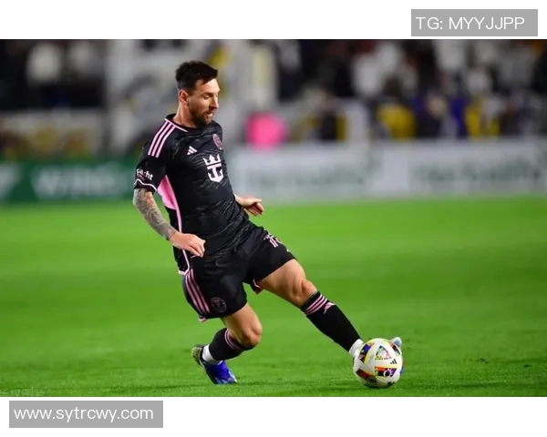 美式足球明星卷入谋杀案引发社会热议与法律争议 美式足球明星卷入谋杀案引发社会热议与法律争议